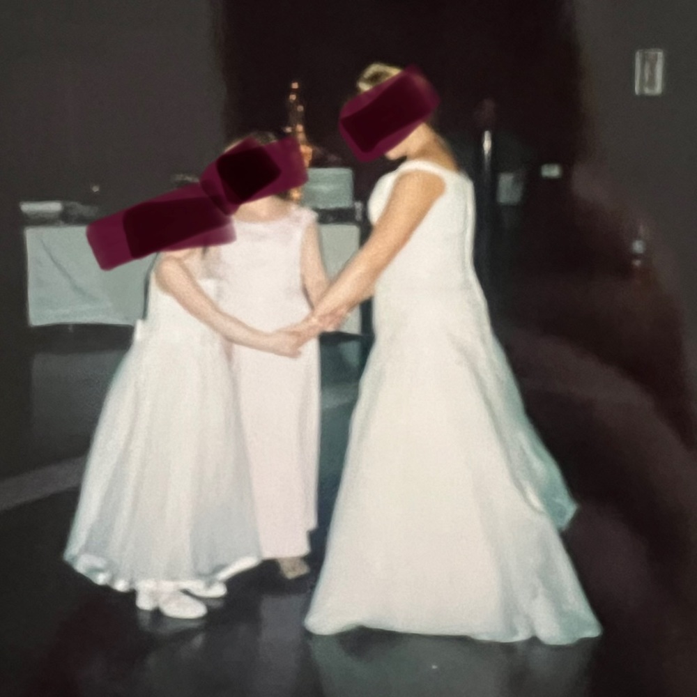 🤍💍👰🏼♀️Monique Bridal Wedding Dress AND Veil - Dry Cleaned and preserved - Picture 10 of 15